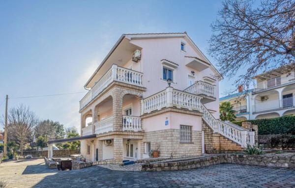 Apartment Sabina&Zoran Malinska Ngoại thất bức ảnh
